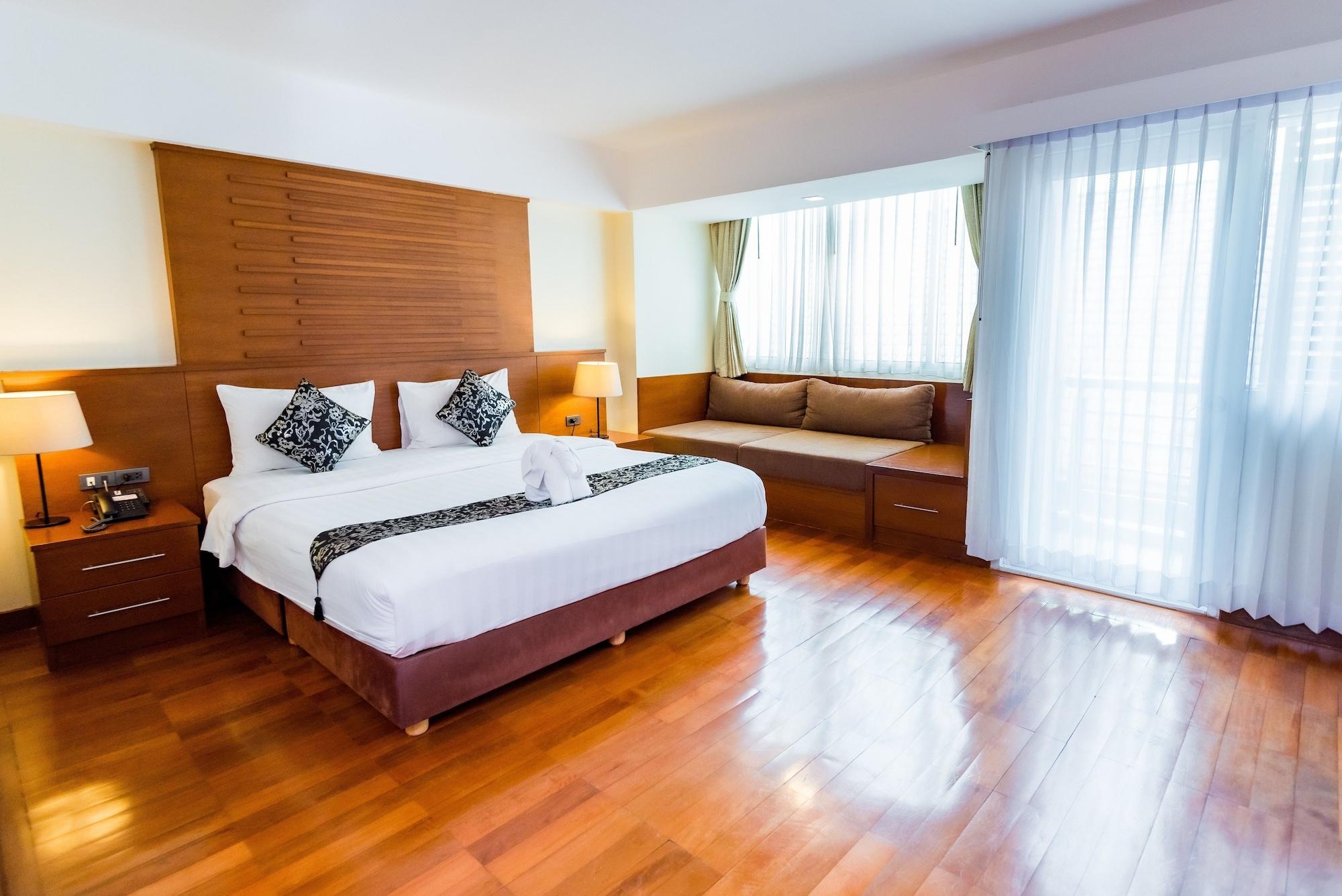 Bally Suite Sukhumvit Bangkok Exteriör bild