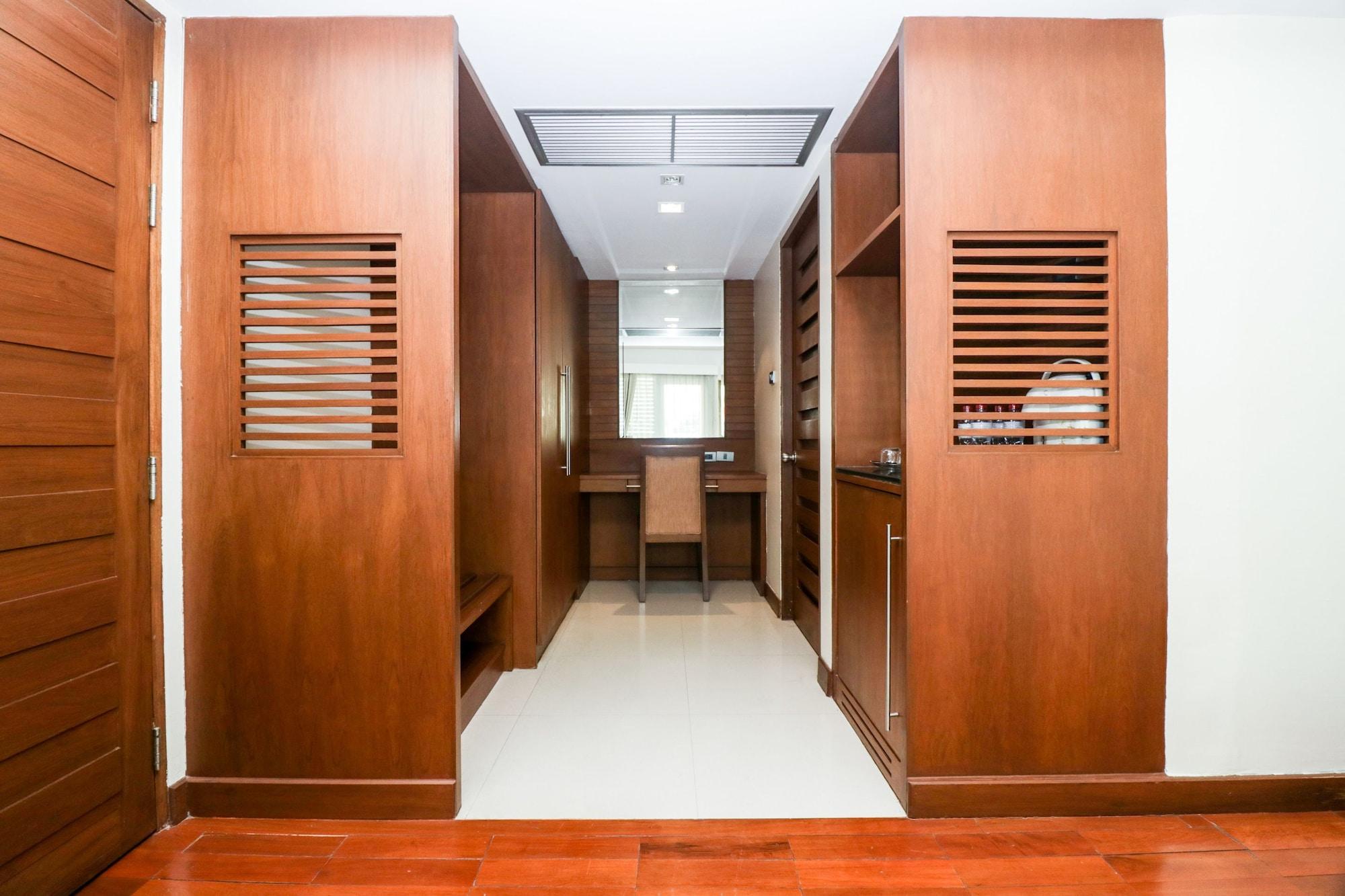Bally Suite Sukhumvit Bangkok Exteriör bild