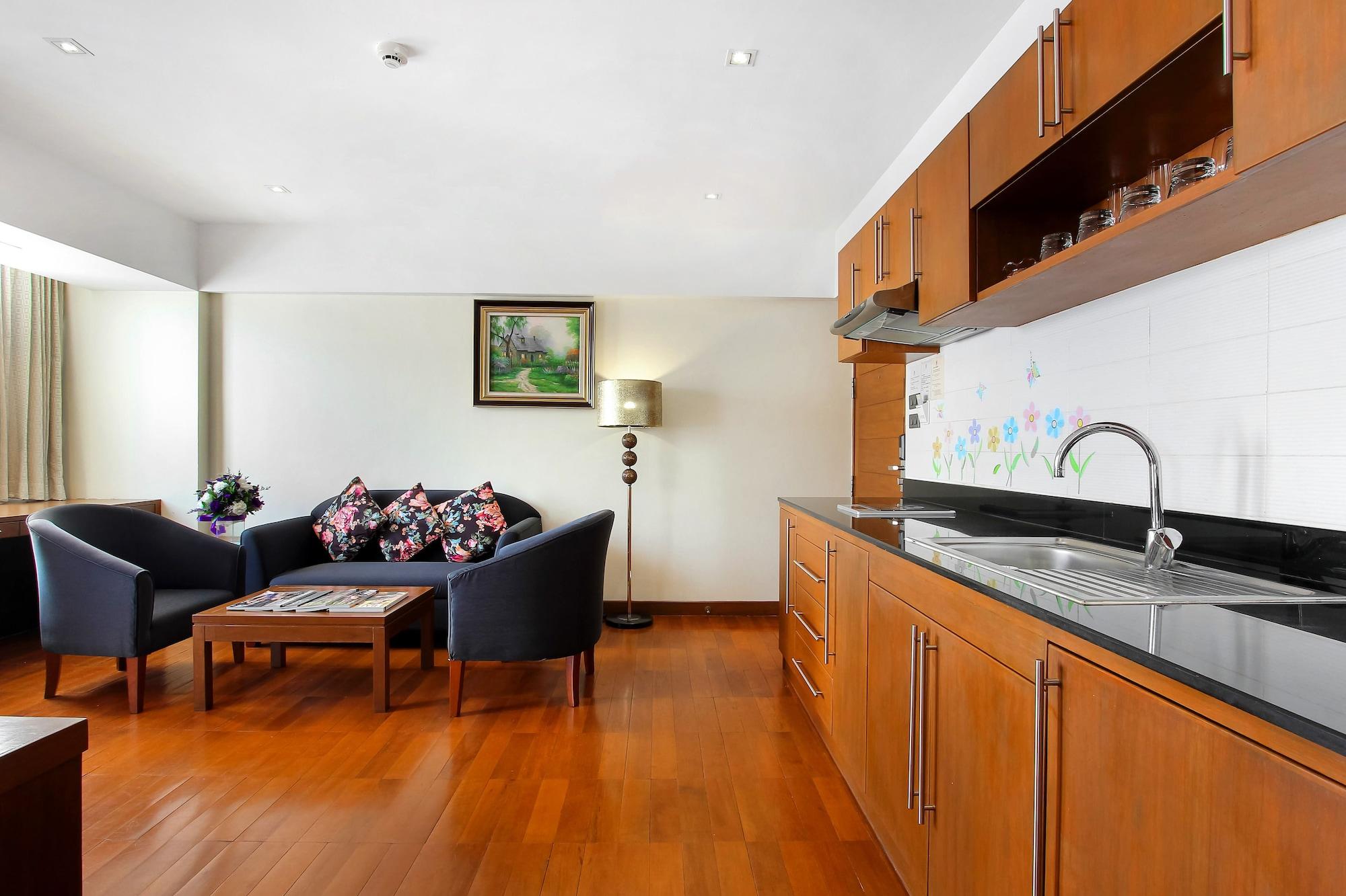 Bally Suite Sukhumvit Bangkok Exteriör bild