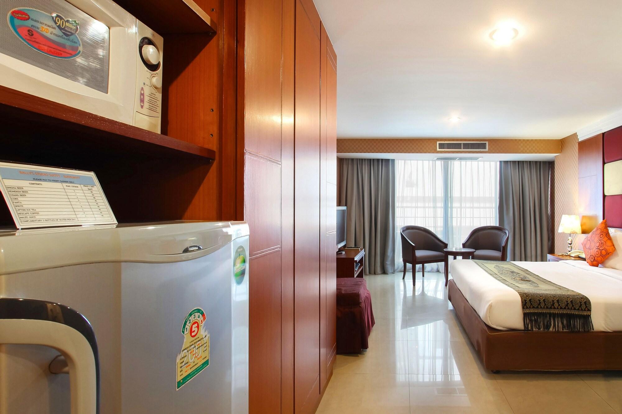 Bally Suite Sukhumvit Bangkok Exteriör bild