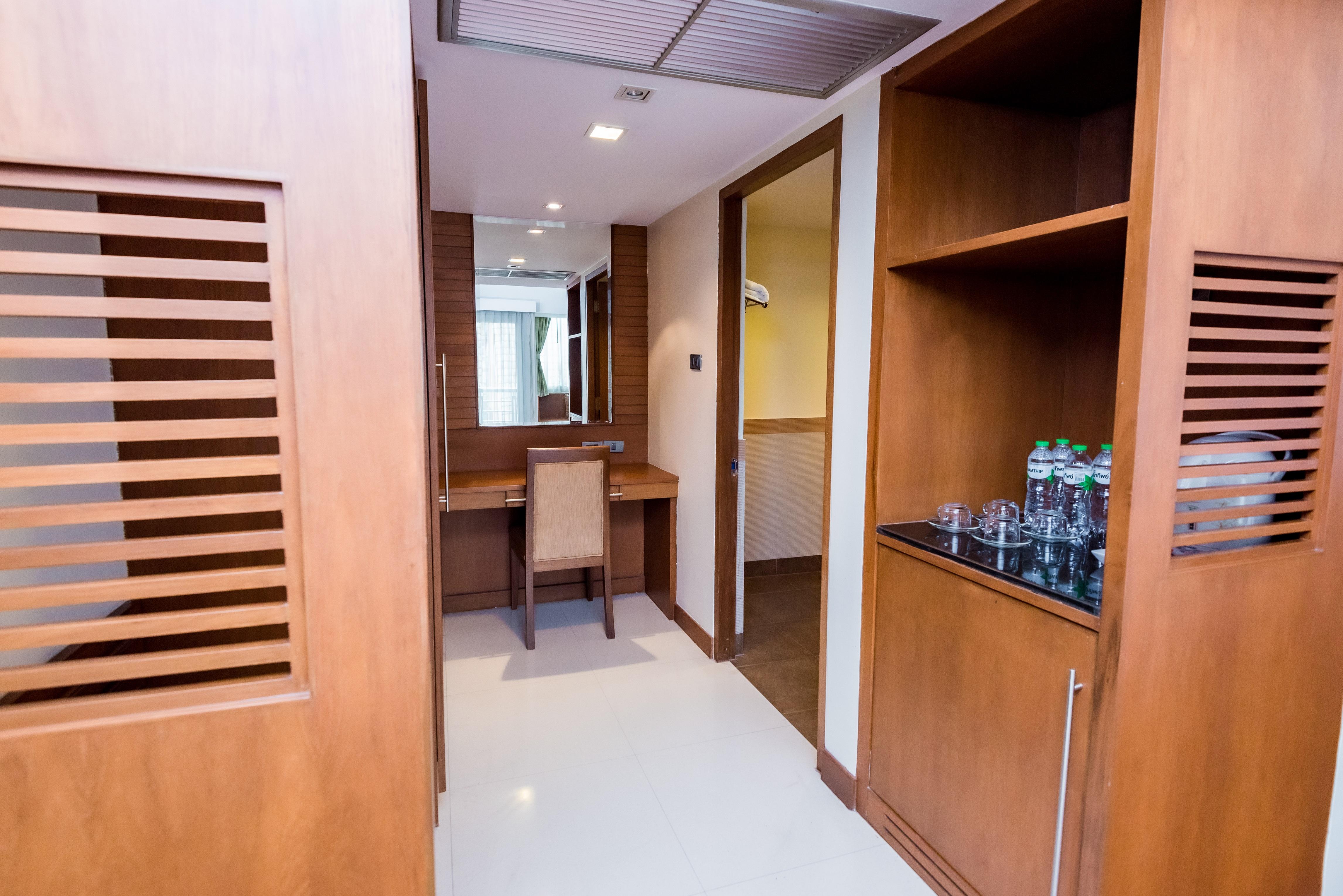 Bally Suite Sukhumvit Bangkok Exteriör bild