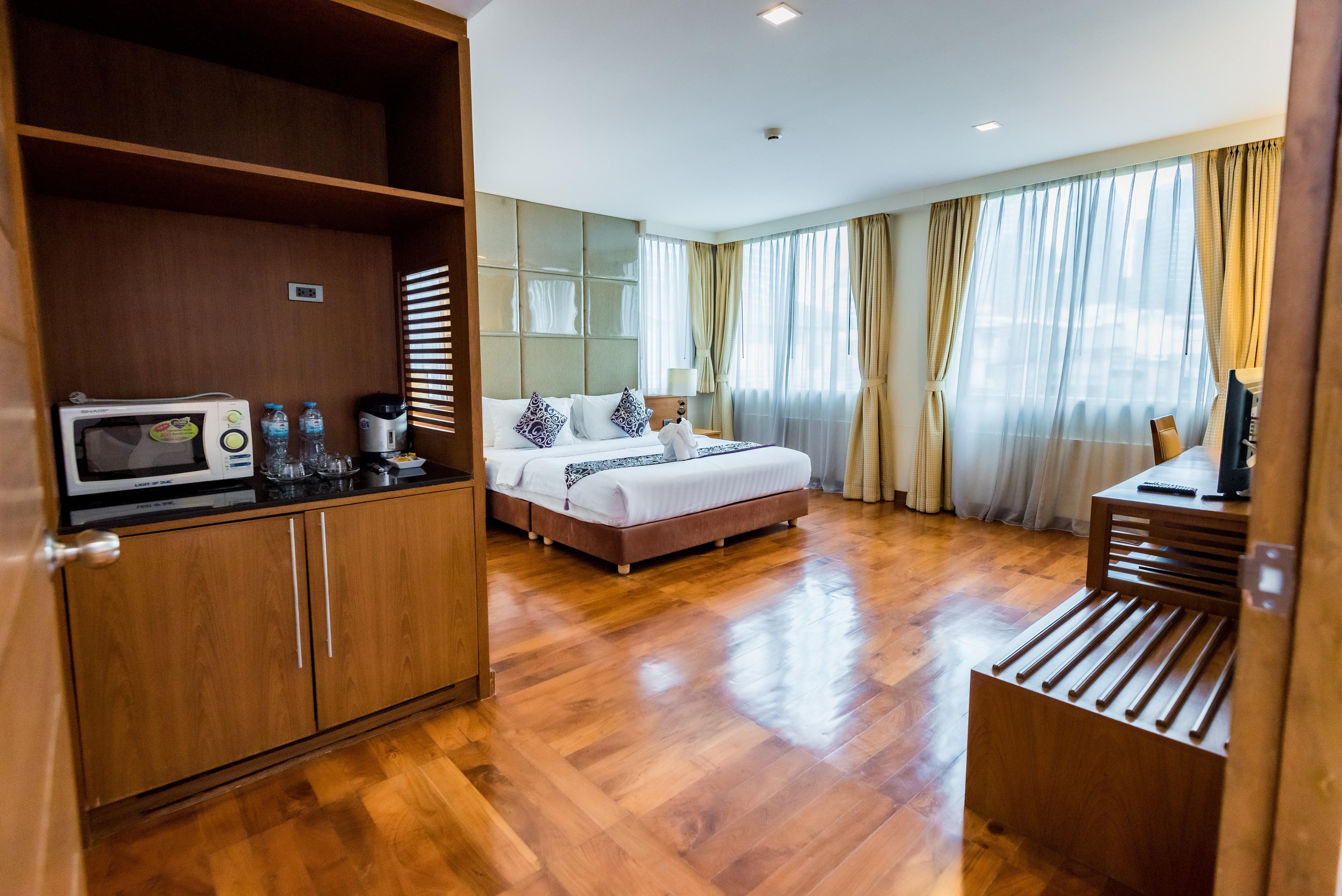 Bally Suite Sukhumvit Bangkok Exteriör bild