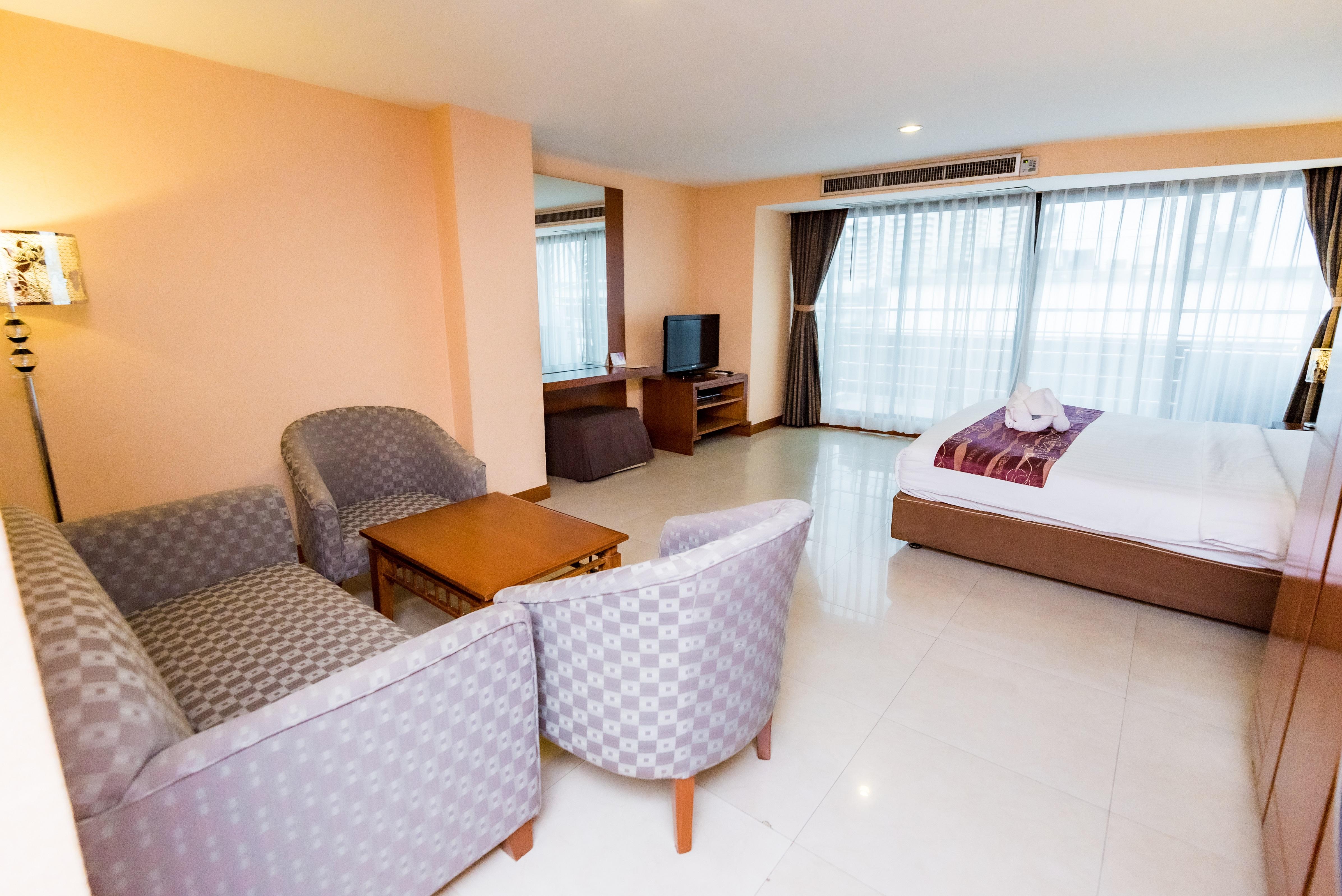 Bally Suite Sukhumvit Bangkok Exteriör bild