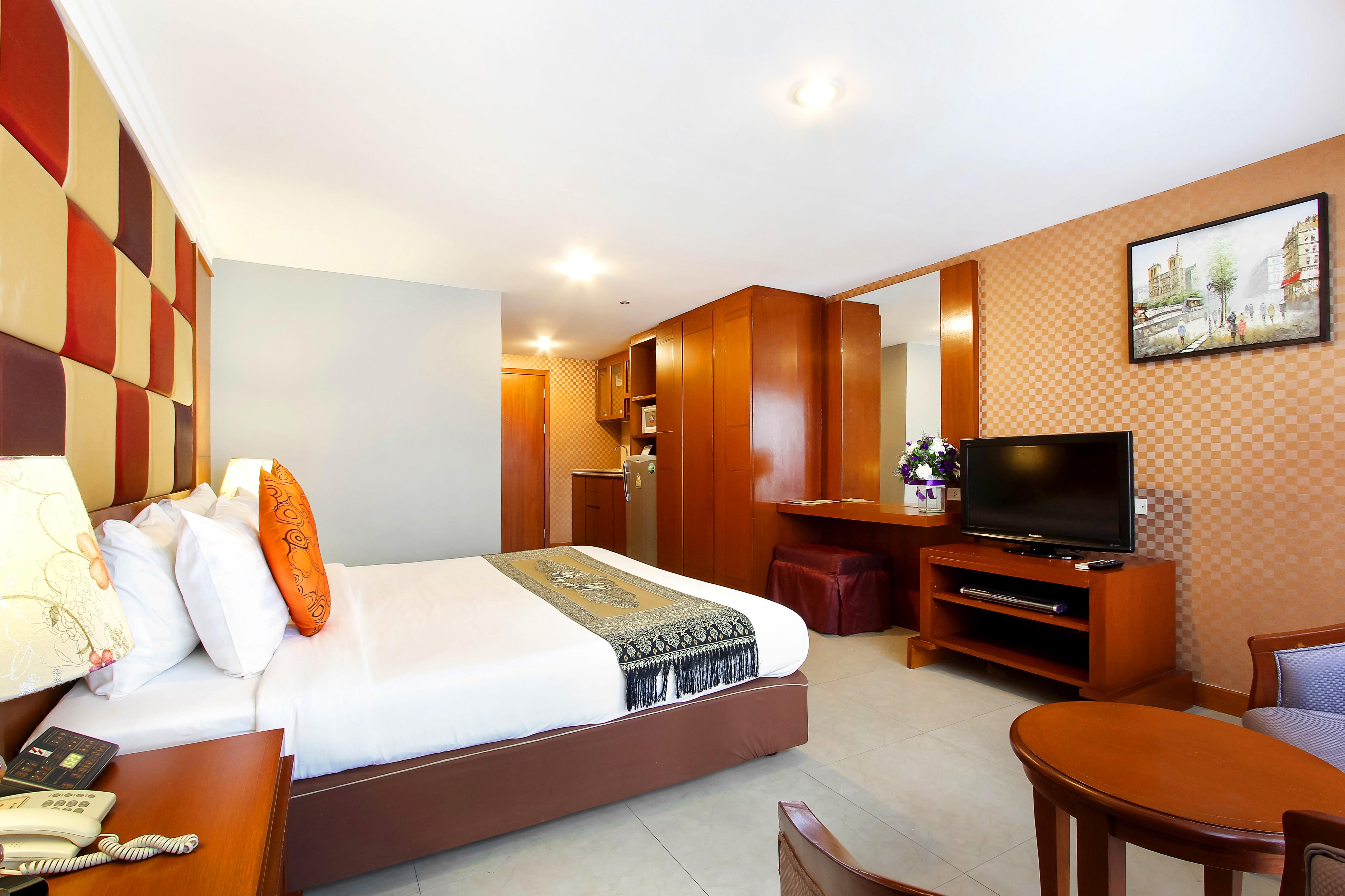 Bally Suite Sukhumvit Bangkok Exteriör bild