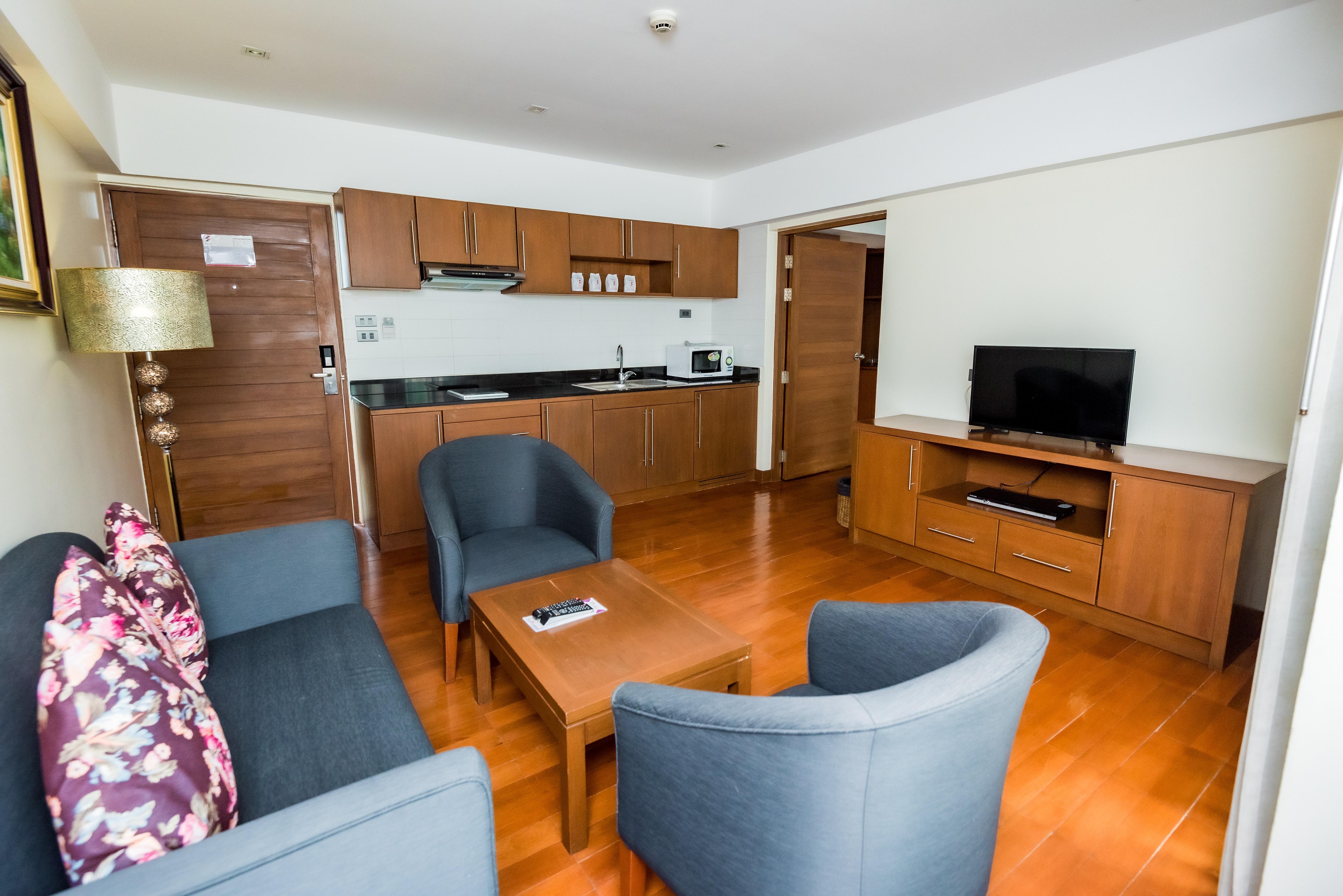 Bally Suite Sukhumvit Bangkok Exteriör bild