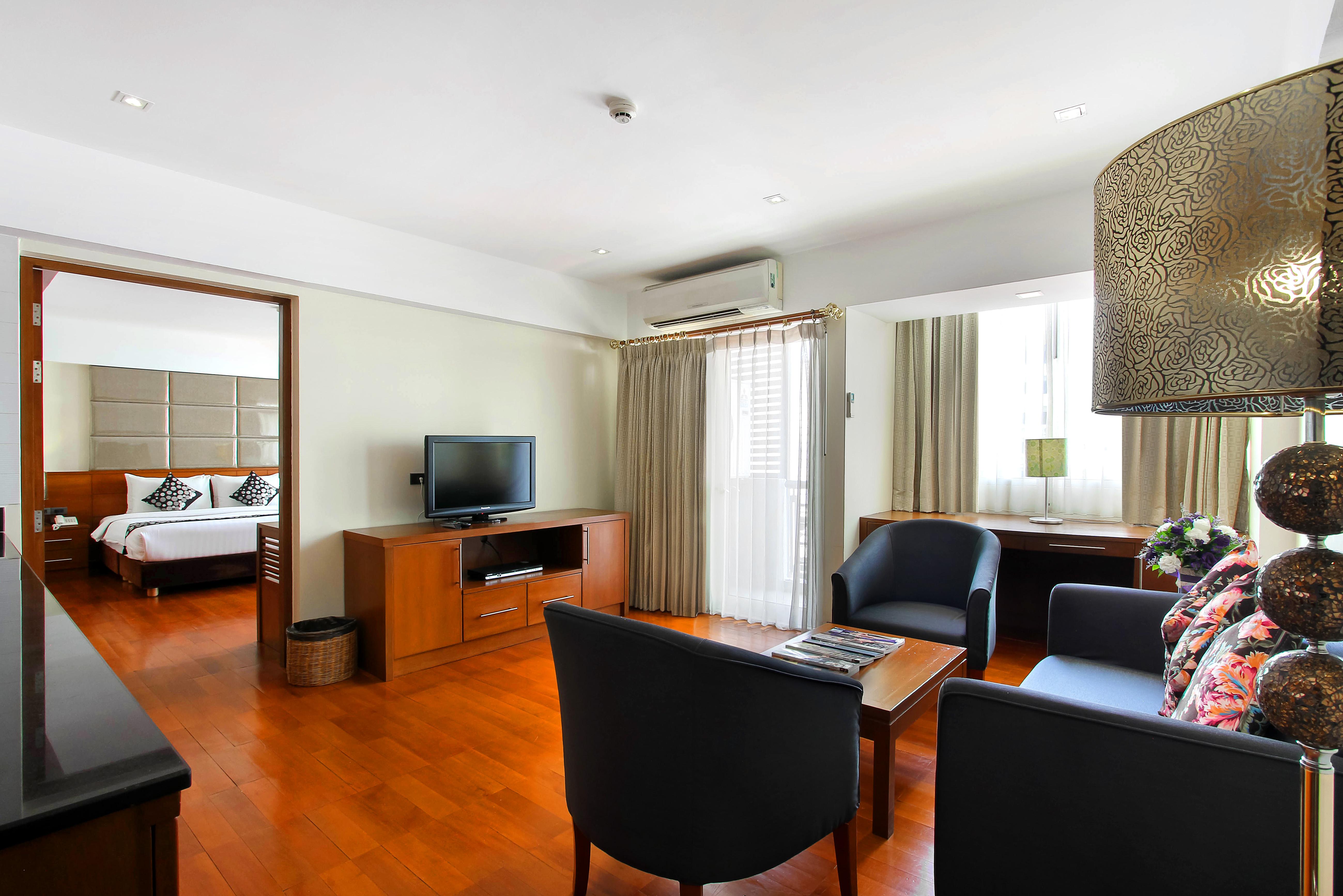 Bally Suite Sukhumvit Bangkok Exteriör bild