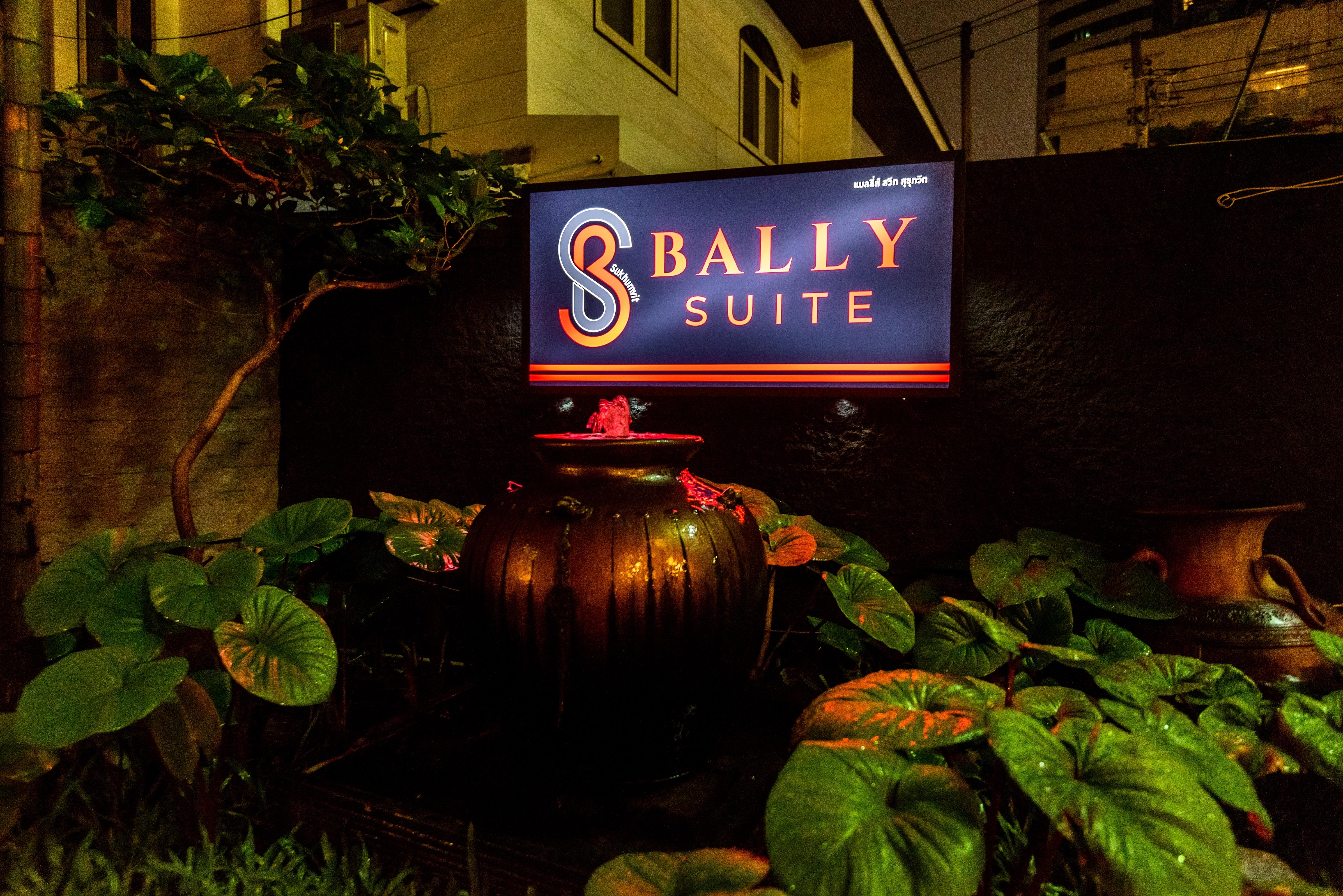 Bally Suite Sukhumvit Bangkok Exteriör bild