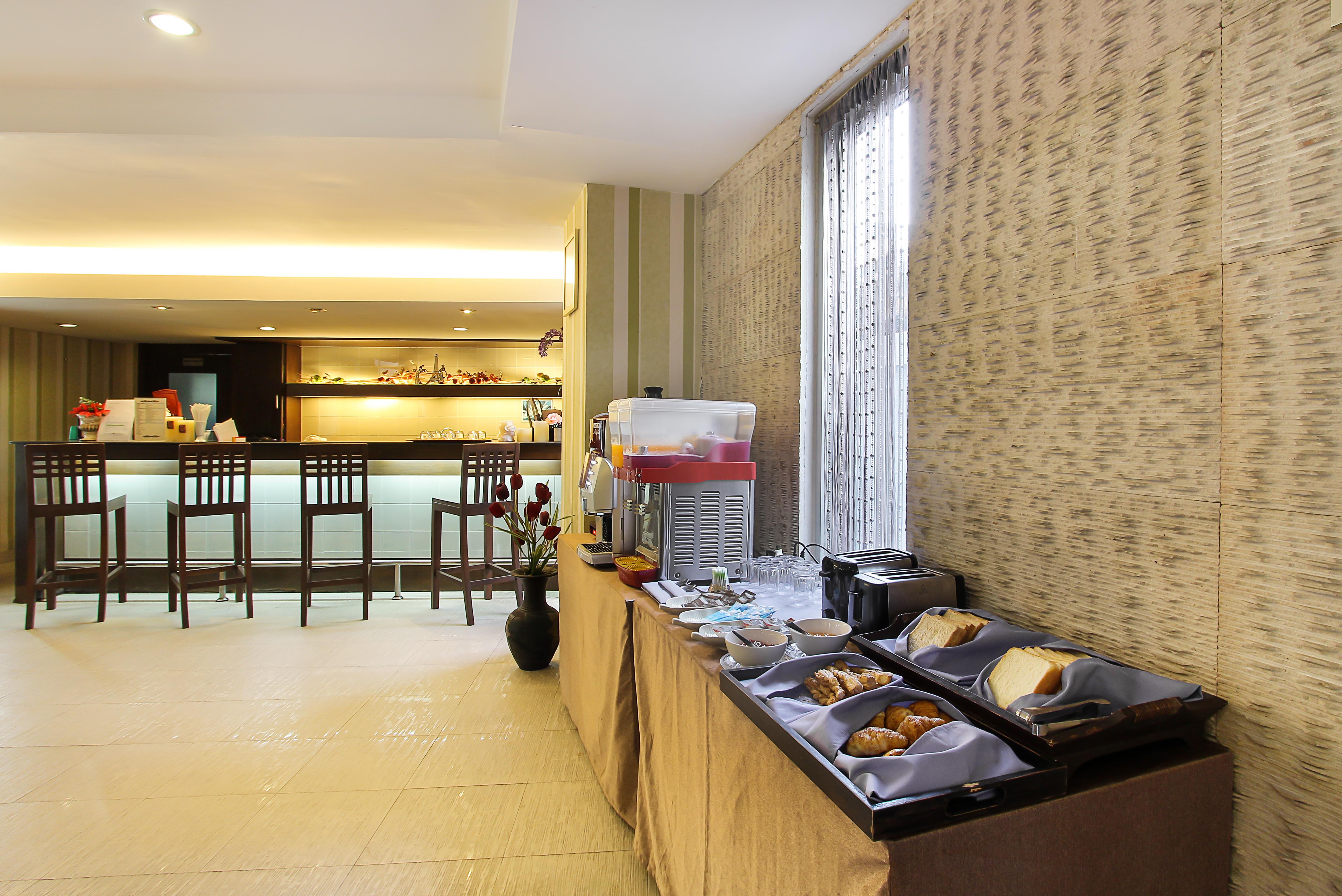 Bally Suite Sukhumvit Bangkok Exteriör bild