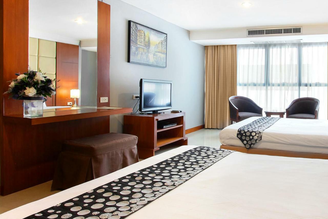 Bally Suite Sukhumvit Bangkok Exteriör bild