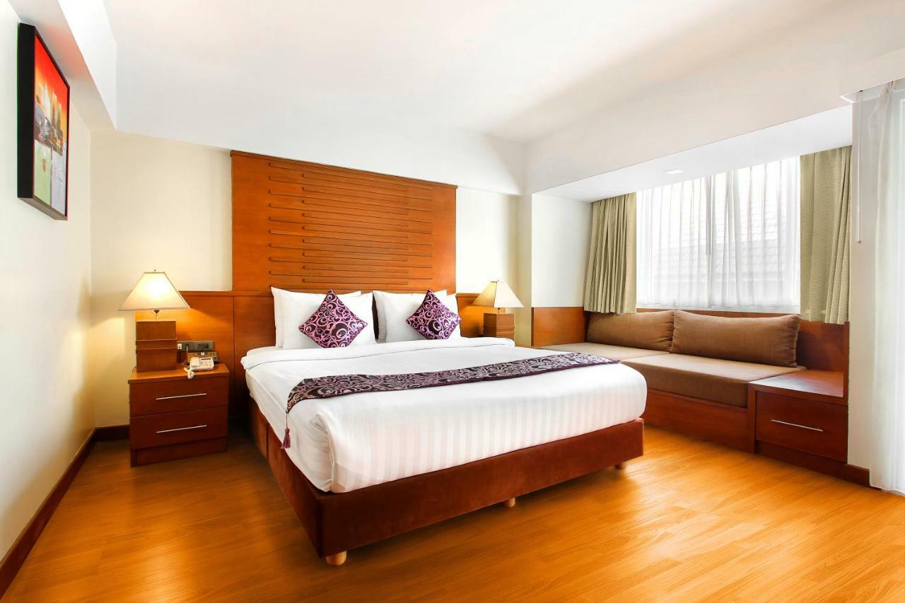 Bally Suite Sukhumvit Bangkok Exteriör bild